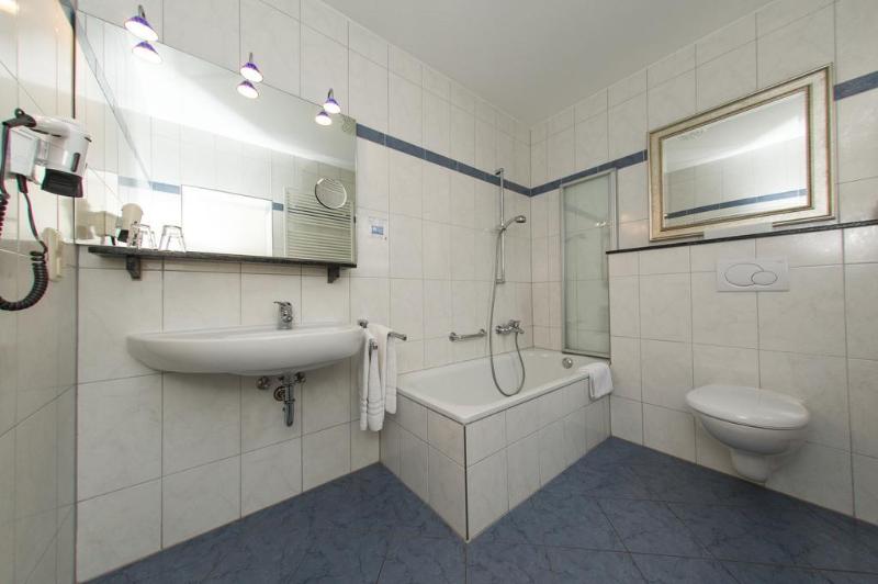 Hotel Trapp - Genel