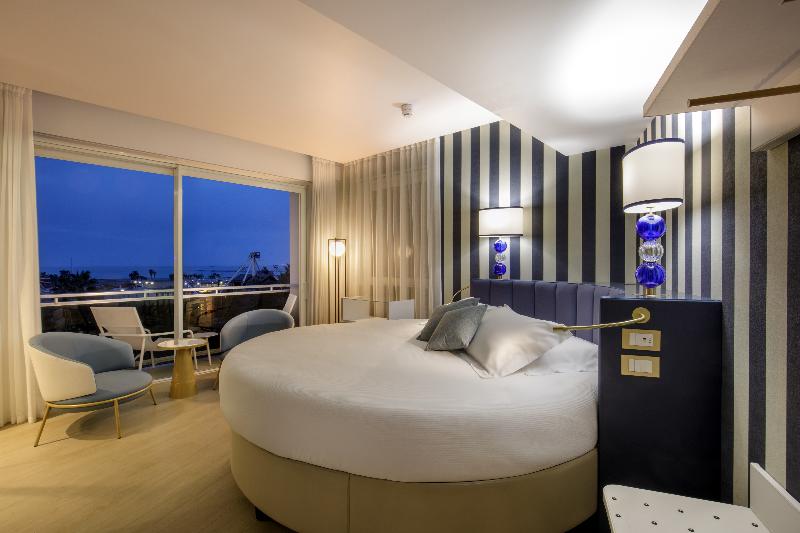 Ambasciatori Suite Hotel - Oda