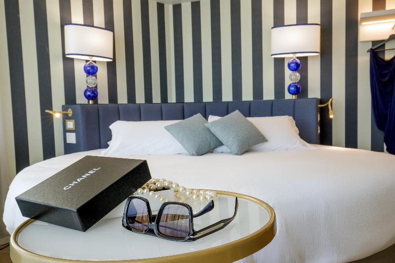 Ambasciatori Suite Hotel - Oda