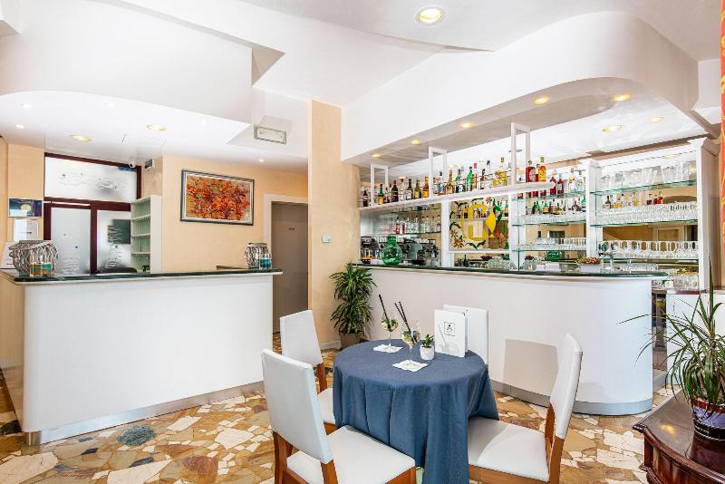Hotel Karinzia - Bar