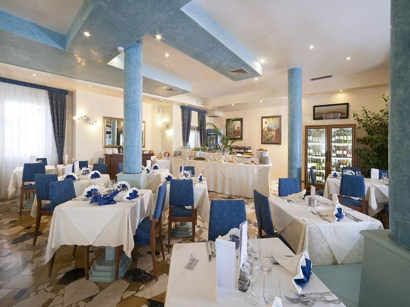 Hotel Karinzia - Lobi