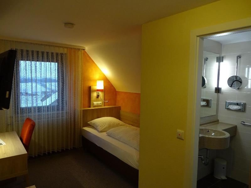 Gasthof Hotel Zum Ross - Oda