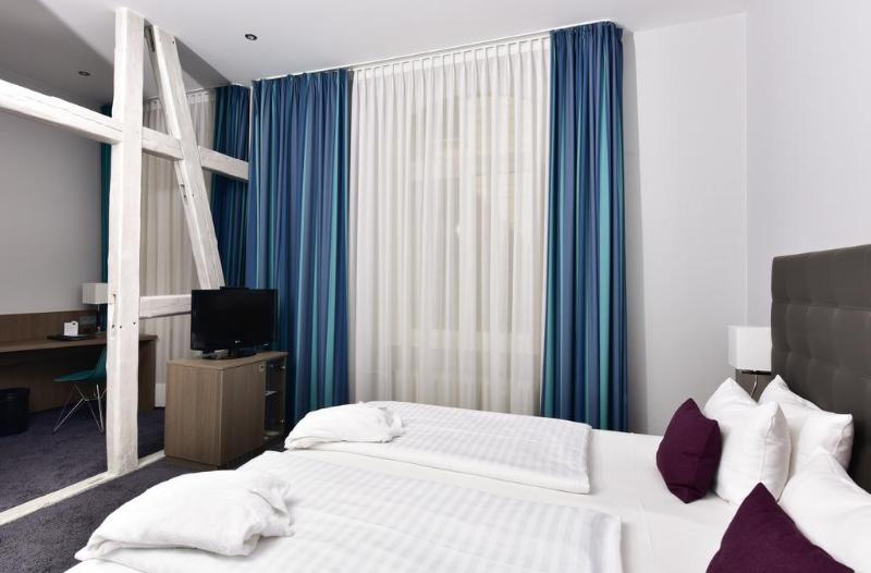 Frühlings-Hotel - Genel
