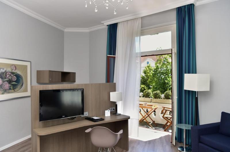 Frühlings-Hotel - Genel