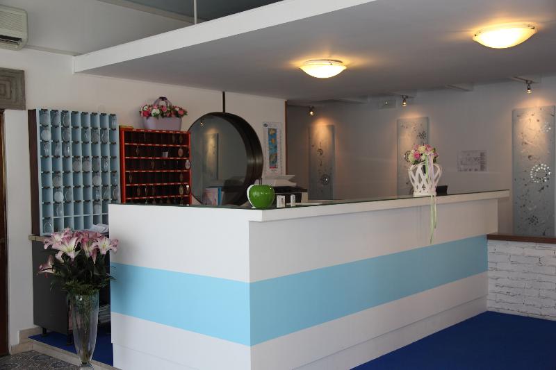 Hotel Pigalle - Lobi
