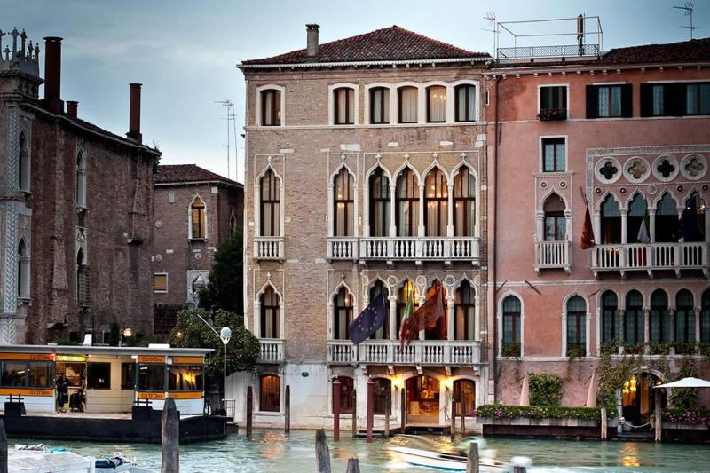 Pesaro Palace - Genel