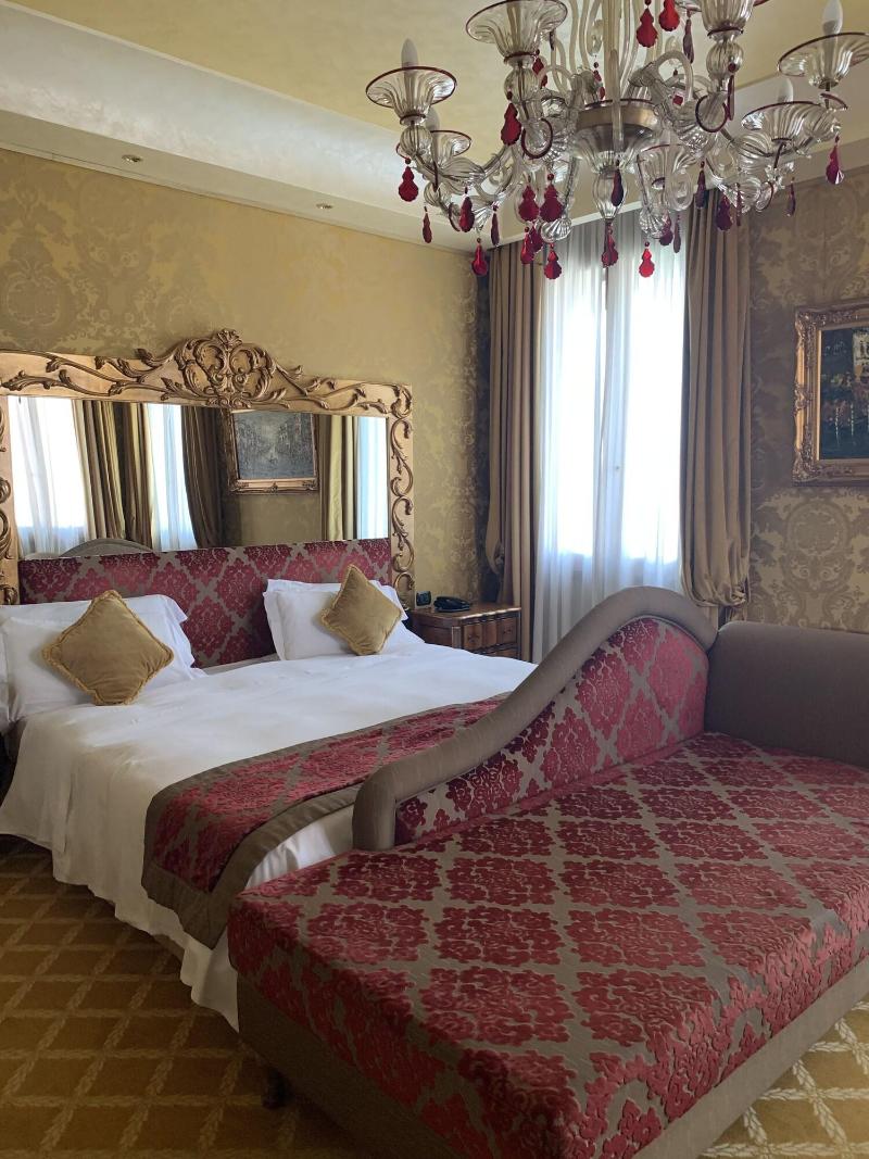 Pesaro Palace - Oda