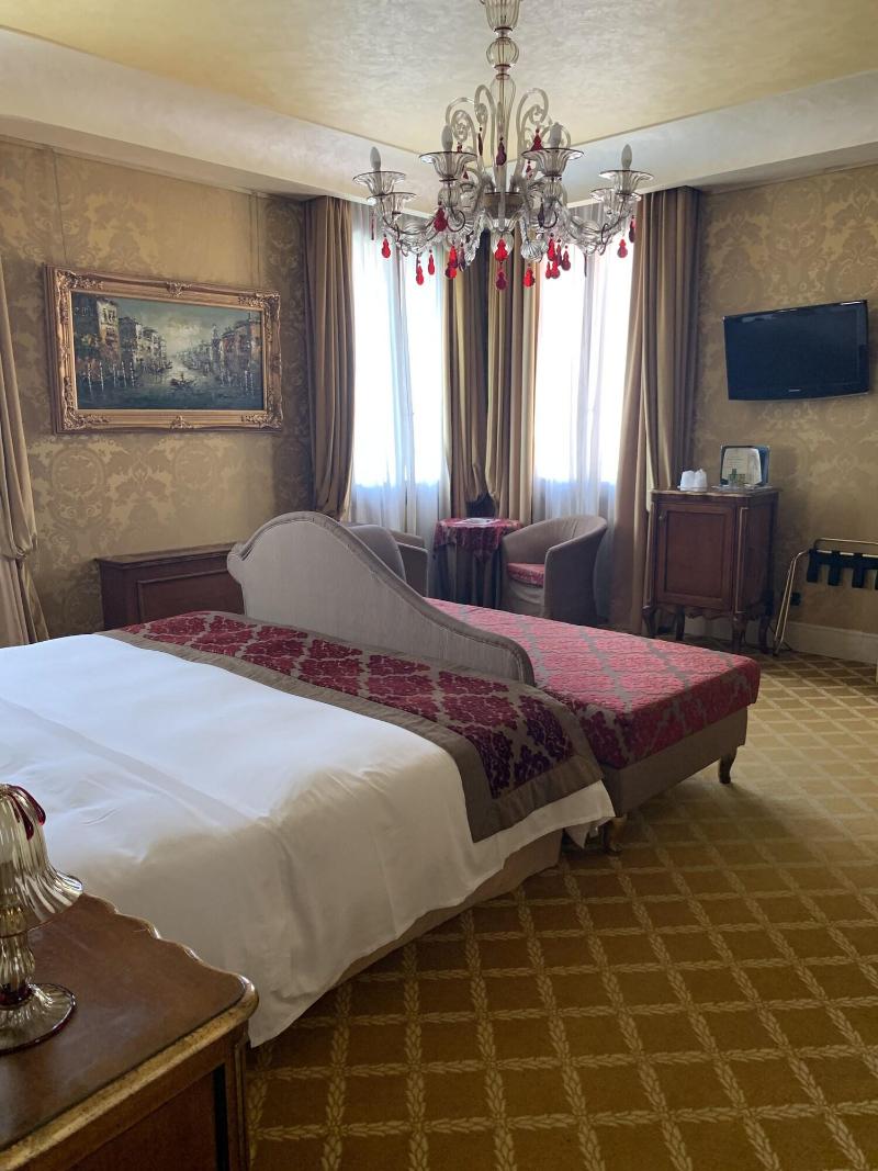 Pesaro Palace - Oda