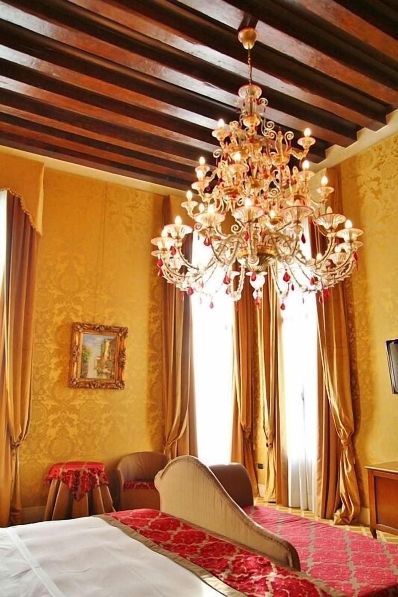 Pesaro Palace - Oda