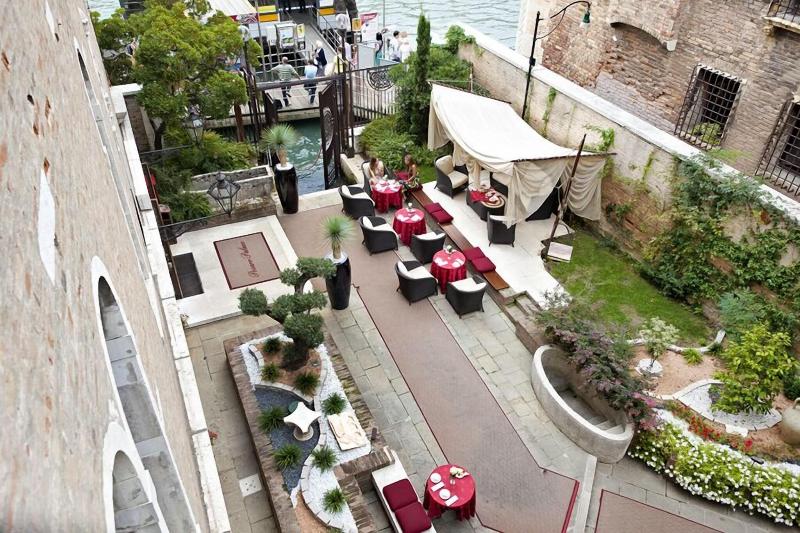 Pesaro Palace - Restoran
