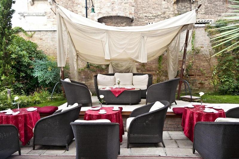 Pesaro Palace - Restoran