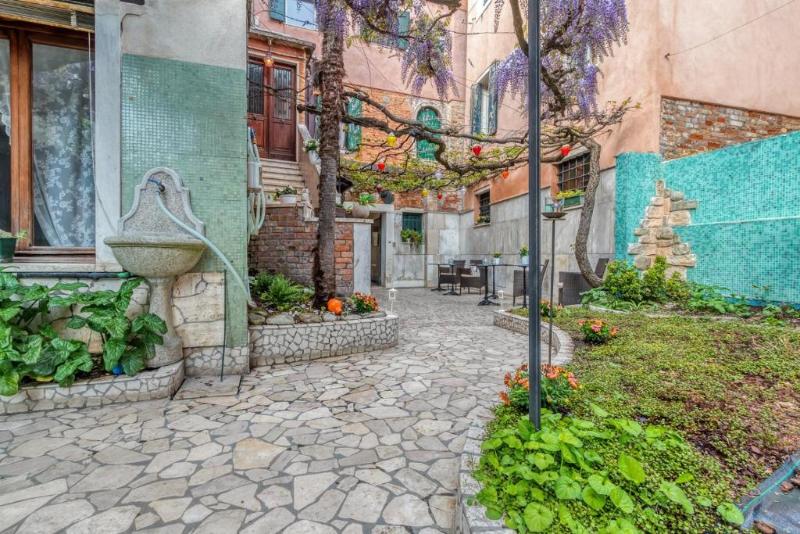 Casa Boccassini - Genel