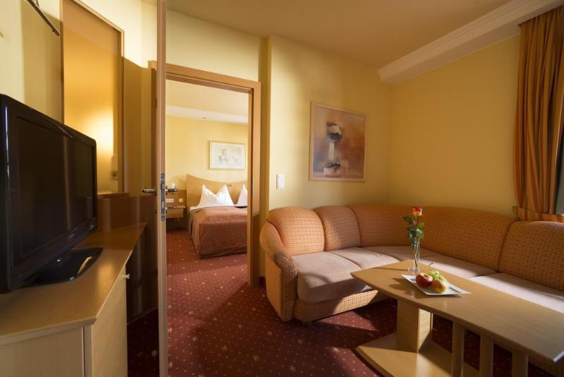 Mein Hotel Fast - Genel
