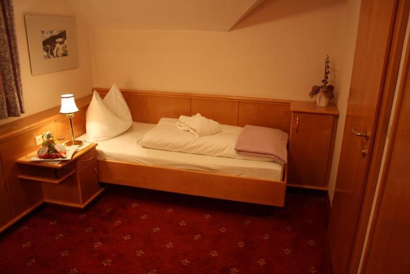 Mein Hotel Fast - Genel