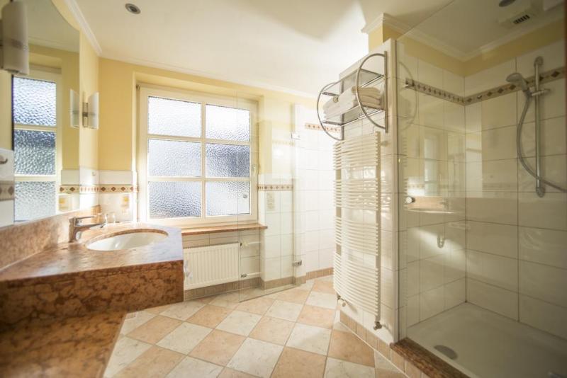Mein Hotel Fast - Genel