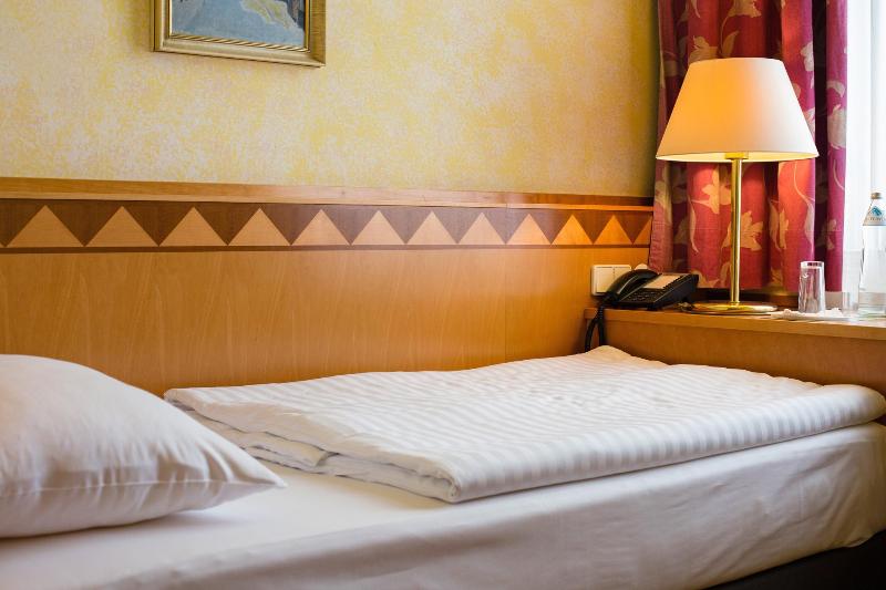 Hotel Post - Oda