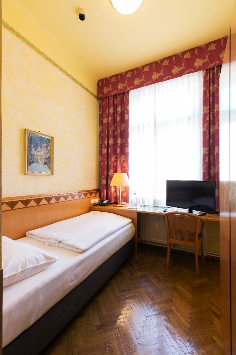 Hotel Post - Oda