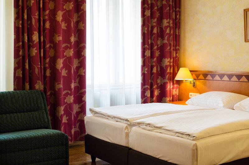 Hotel Post - Oda