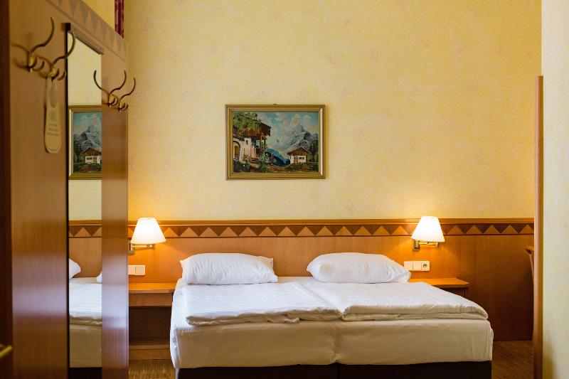 Hotel Post - Oda