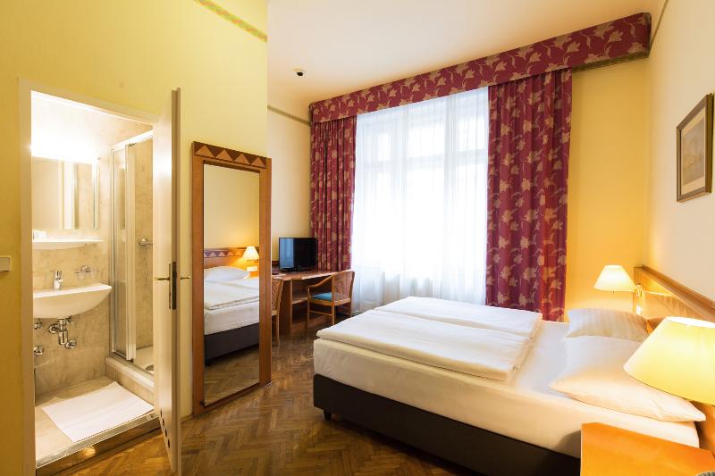 Hotel Post - Oda