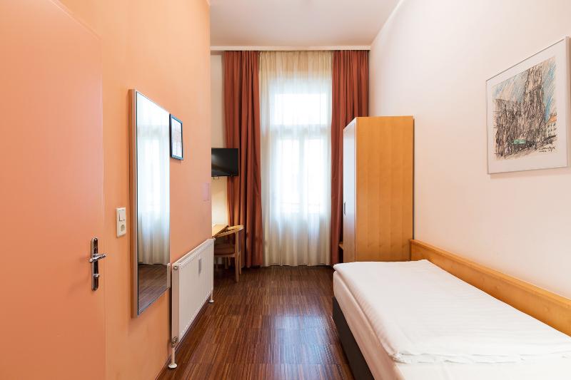 Hotel Post - Oda
