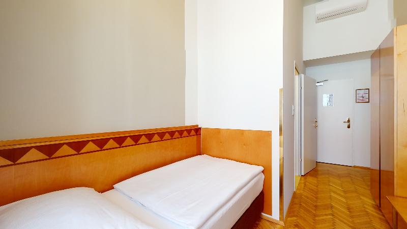 Hotel Post - Oda