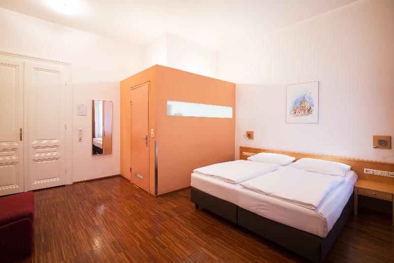 Hotel Post - Oda