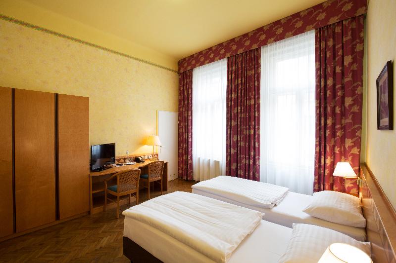 Hotel Post - Oda