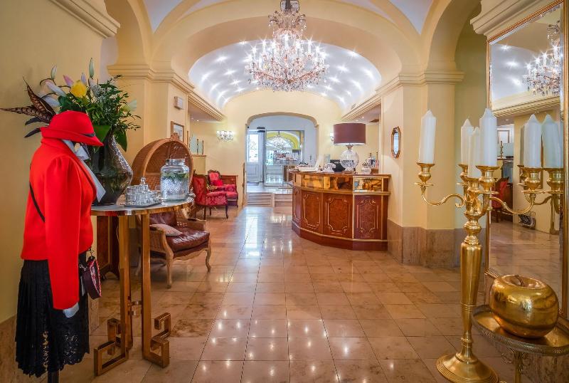 Schlosshotel Römischer Kaiser - Lobi