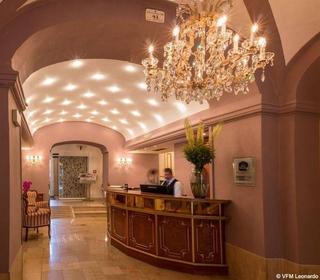 Schlosshotel Römischer Kaiser otel fotoğrafı