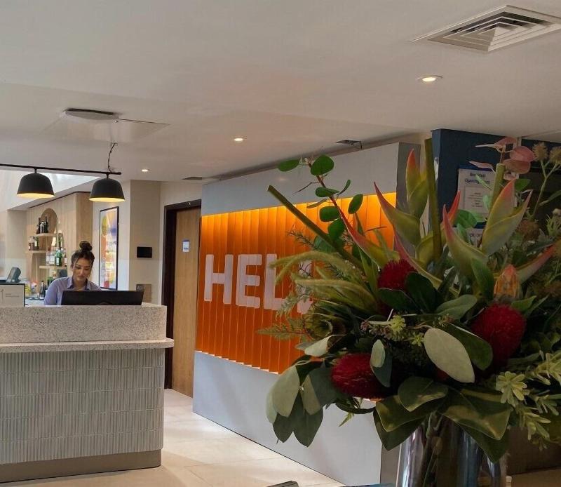 Holiday Inn Express Windsor - Lobi