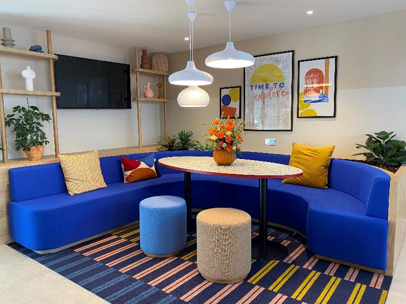 Holiday Inn Express Windsor - Lobi