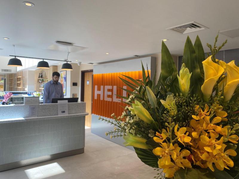 Holiday Inn Express Windsor - Lobi