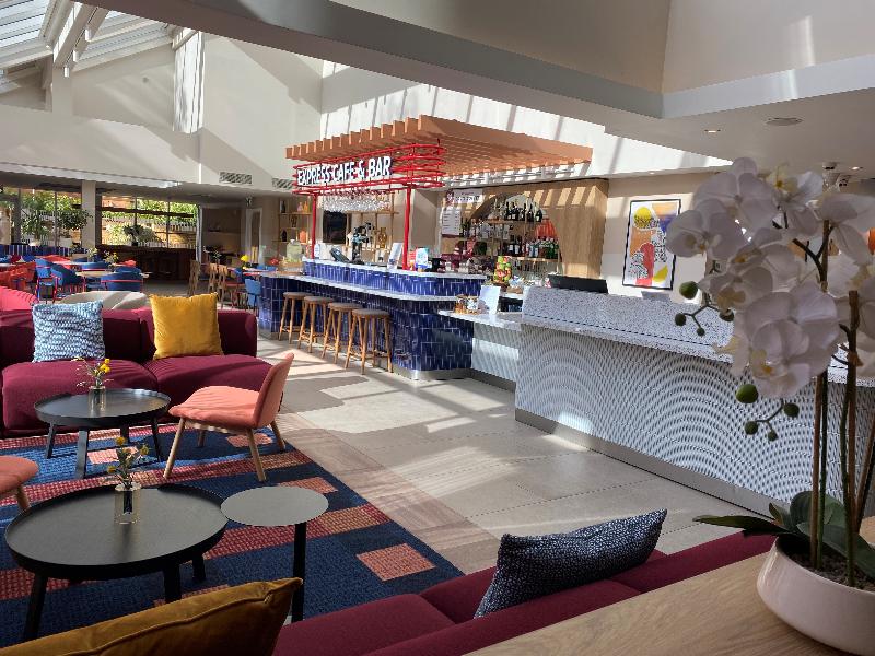 Holiday Inn Express Windsor - Lobi