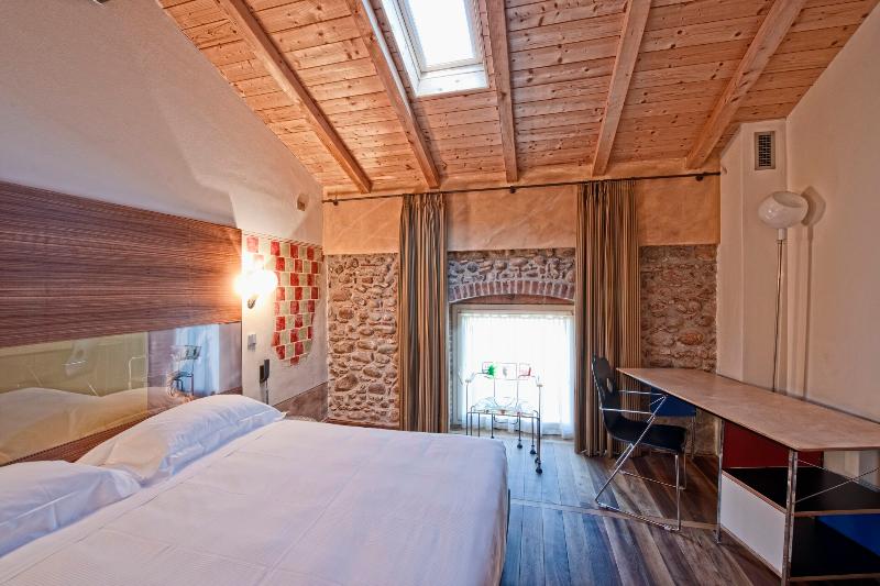 Veronesi La Torre - Oda