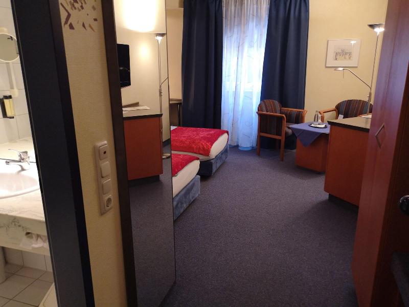 Main Hotel Eckert - Oda