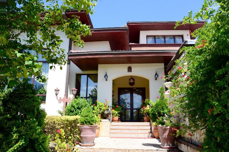 Dallas Residence - Genel