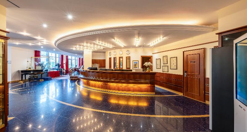 PLAZA Premium Schwerin - Lobi