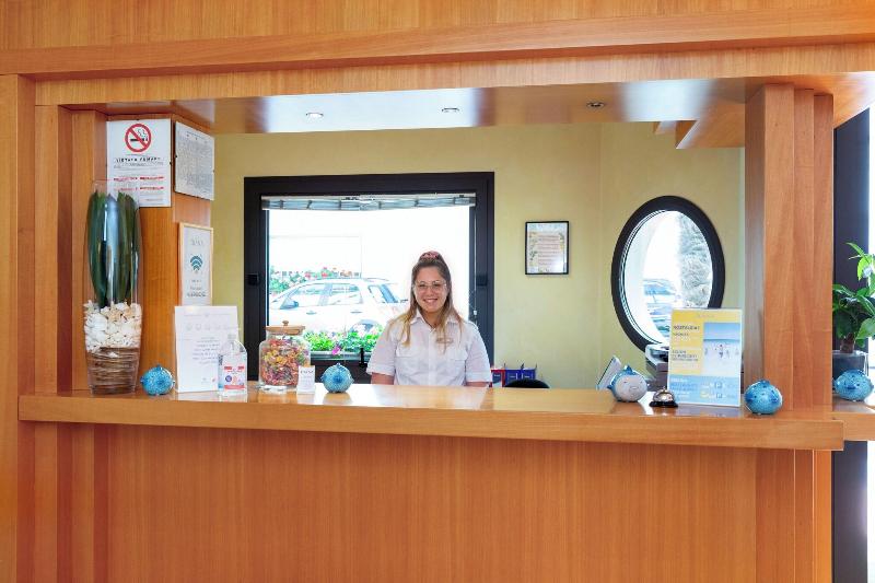 Hotel Diana - Lobi