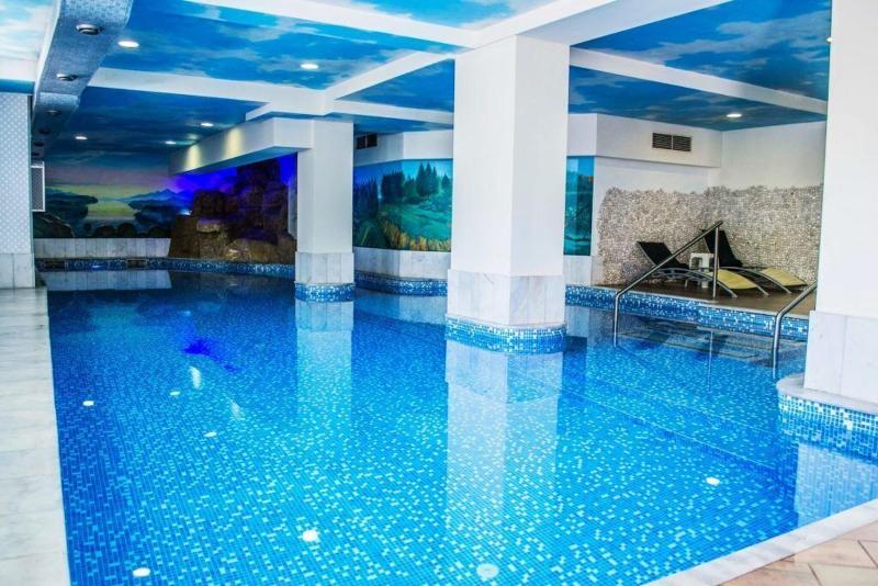 Spa Hotel Dvoretsa - Havuz
