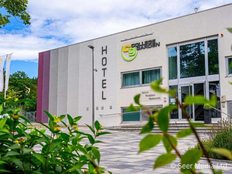 College Garden Hotel - Genel