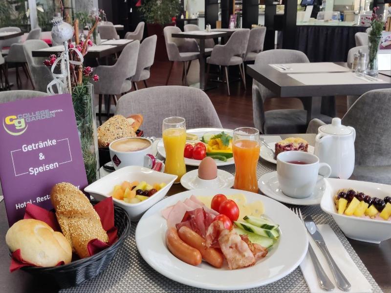 College Garden Hotel - Genel