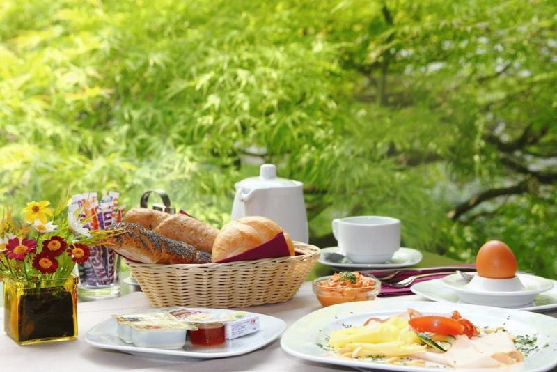 College Garden Hotel - Genel