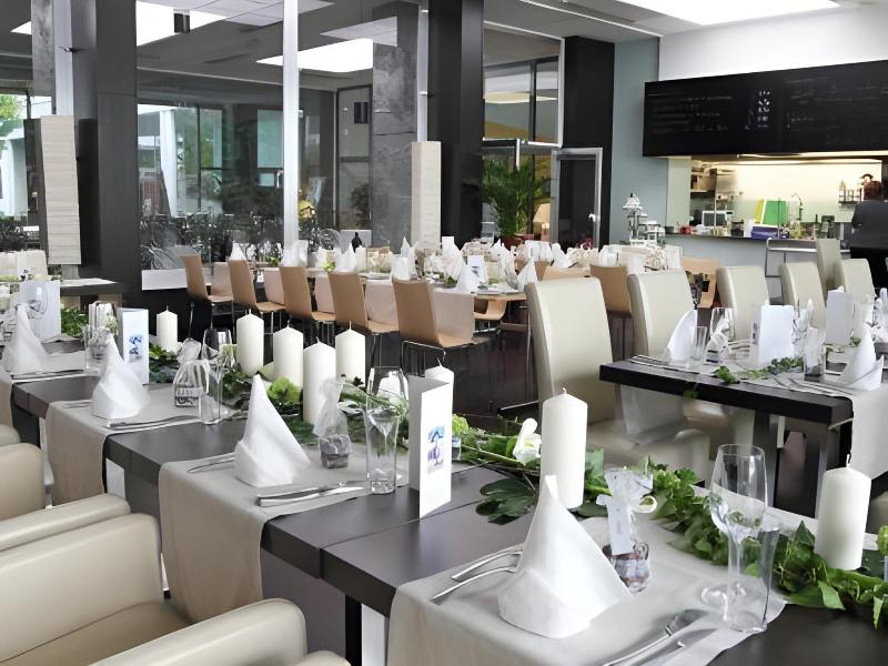 College Garden Hotel - Restoran