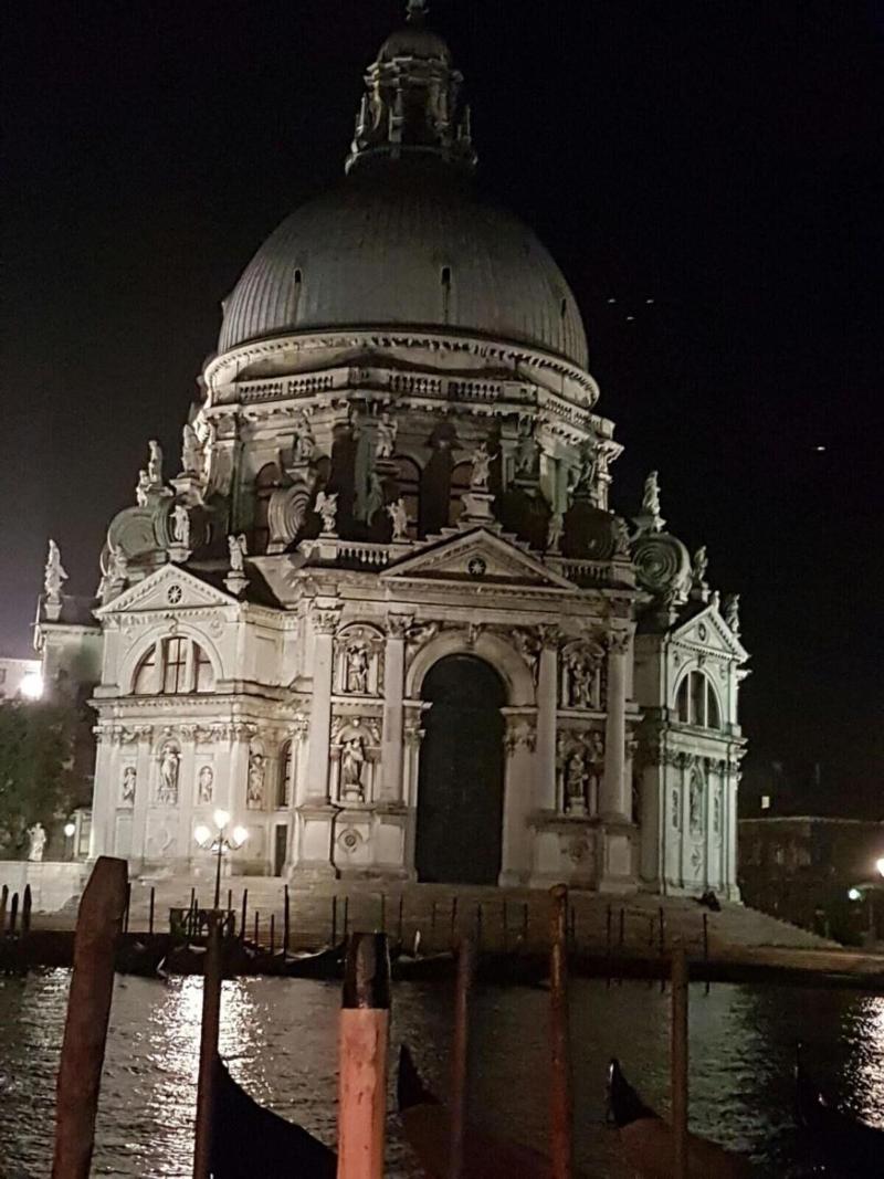Friendly Venice - Genel