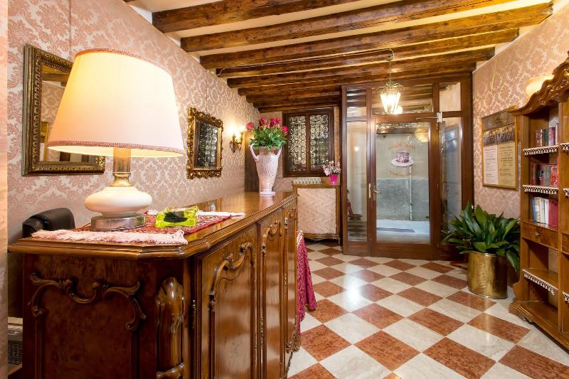 Hotel Mezzo Pozzo - Lobi