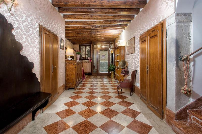 Hotel Mezzo Pozzo - Lobi