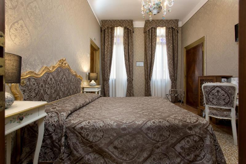 Hotel Mezzo Pozzo - Oda