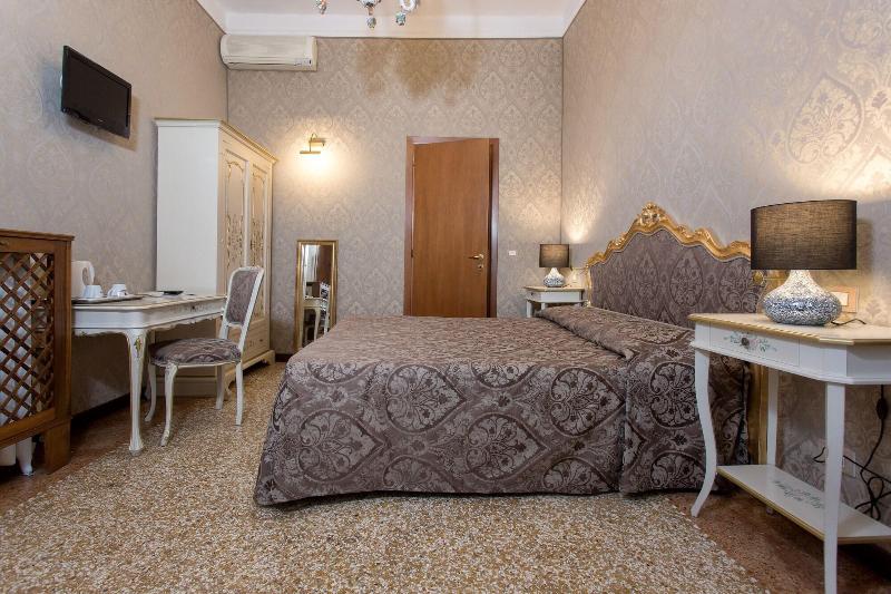 Hotel Mezzo Pozzo - Oda