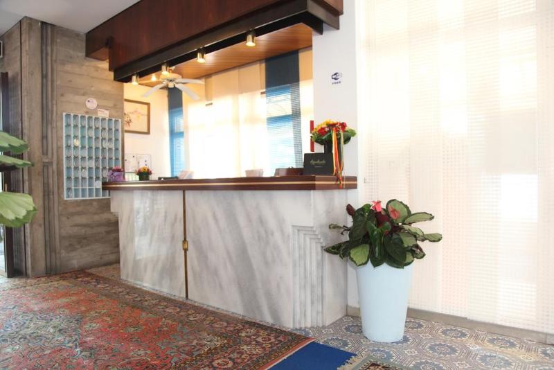 Hotel Bettina - Lobi